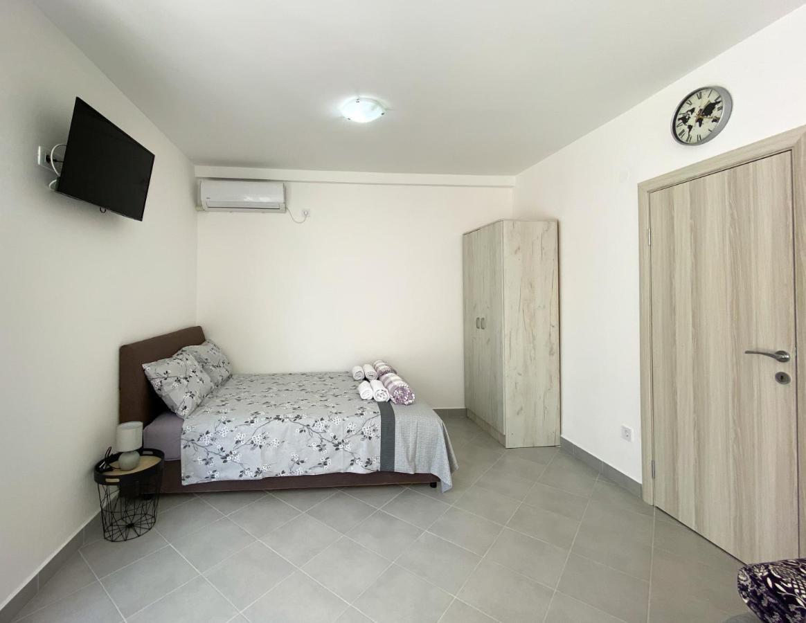 בודווה Apartments Monika מראה חיצוני תמונה
