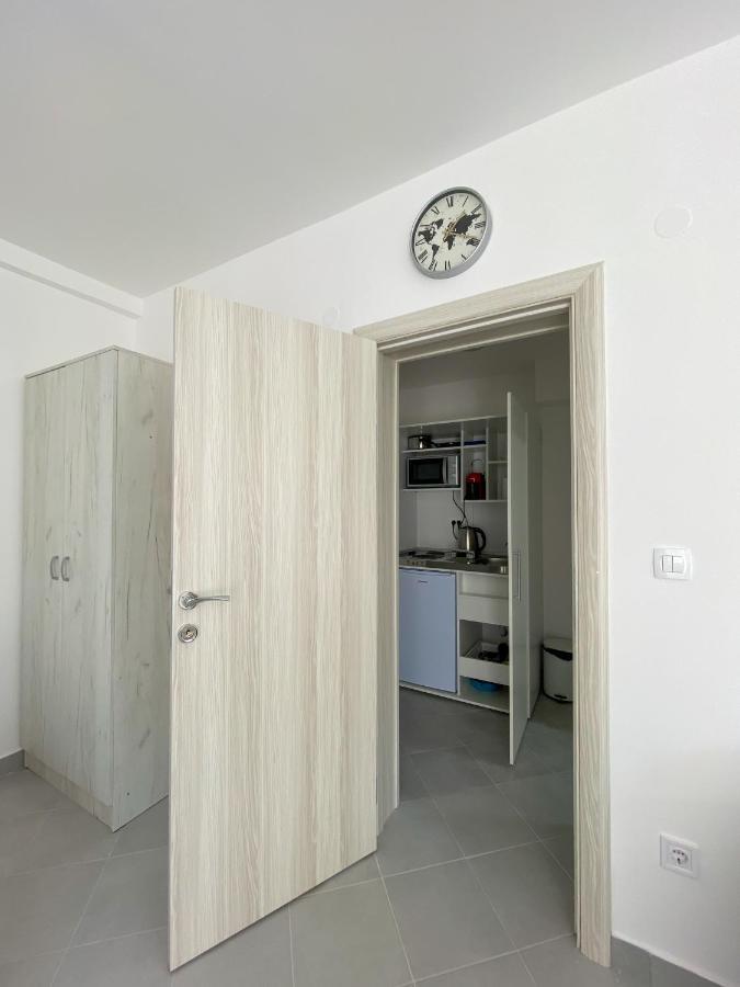 בודווה Apartments Monika מראה חיצוני תמונה