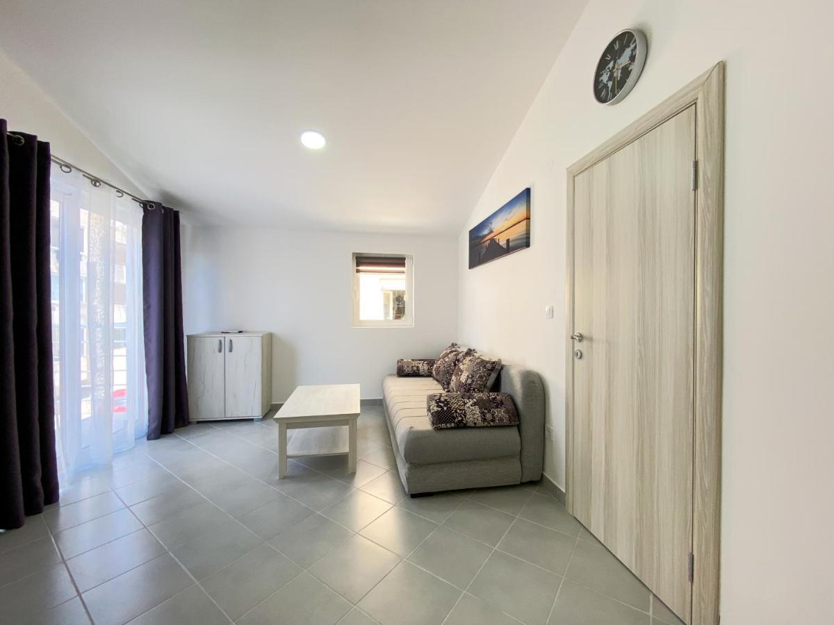 בודווה Apartments Monika מראה חיצוני תמונה