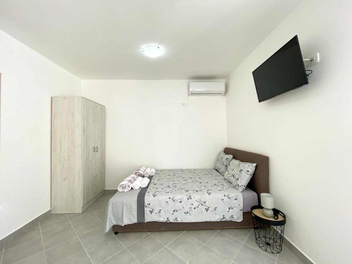 בודווה Apartments Monika מראה חיצוני תמונה